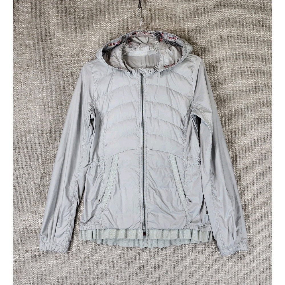 LULULEMON Spring Fling‎ Puffy Down Windbreak Jacket Womens 8 Silver Spoon